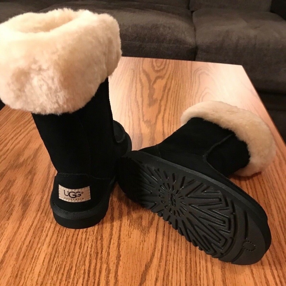 New in Box NWT UGG Australia Girl's Downtown Boots Black Size 13